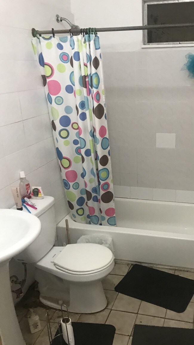 1021 SW 5th St unit 3, Miami, FL 33130 - photo 4