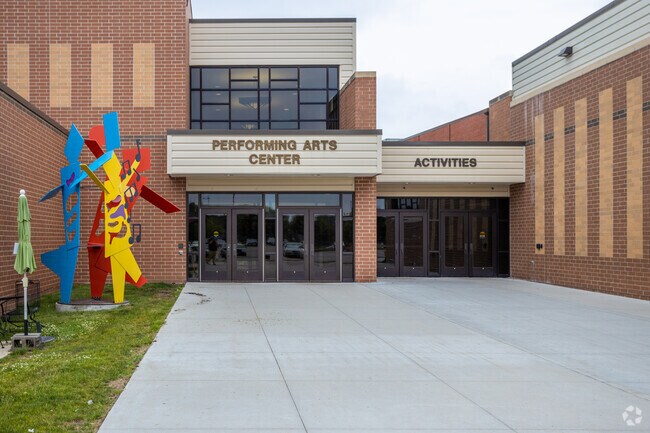 Urbandale High School has a performing arts center.