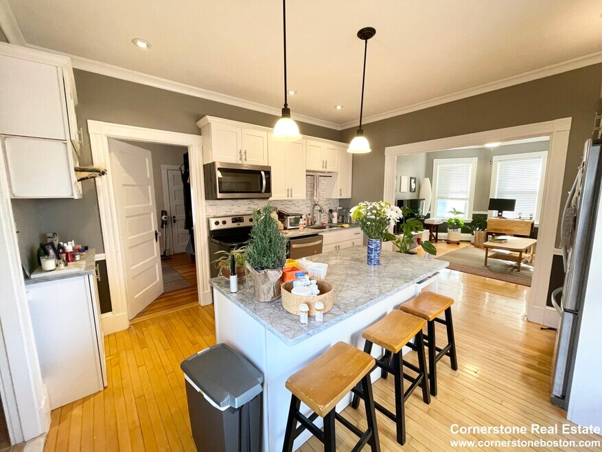 76 Parker Hill Ave unit 1, Roxbury Crossing, MA 02120 - photo 1