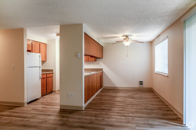 2BR, 2BA, - 966SF - Dining Room