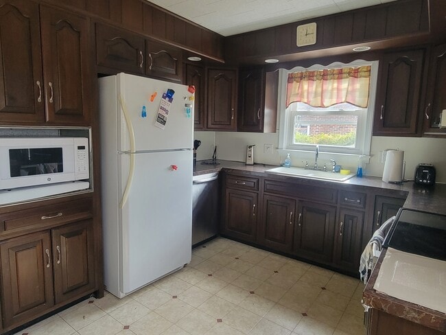 4010 7th Ave, Temple, PA 19560 - photo 5