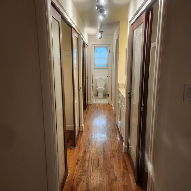 985 N Corona St unit 203, Denver, CO 80218 - photo 6