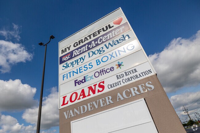 There is plenty of shopping available for residents of Silvertree.