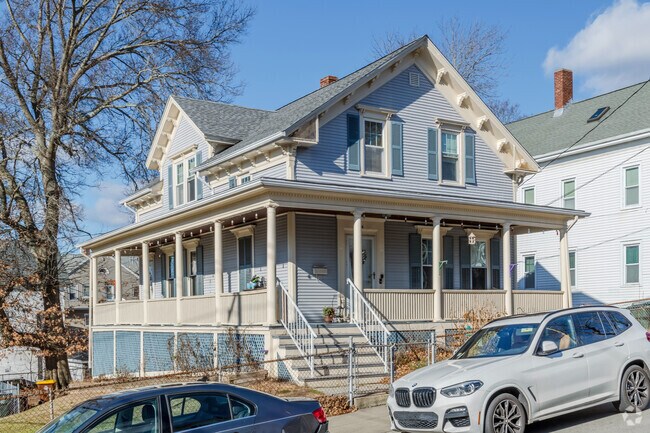 Elegant cottages are an uncommon sight in the Bank Street neighborhood.