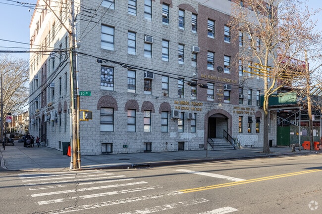 Bais Yaakov D'Chassidei Gur offers rigorous, college-preparatory education in Judaic studies.