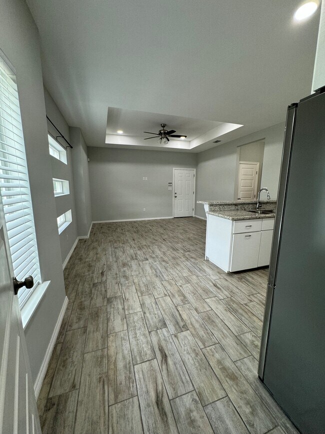 1401 W Heritage Dr unit 1, Pharr, TX 78577 - photo 6