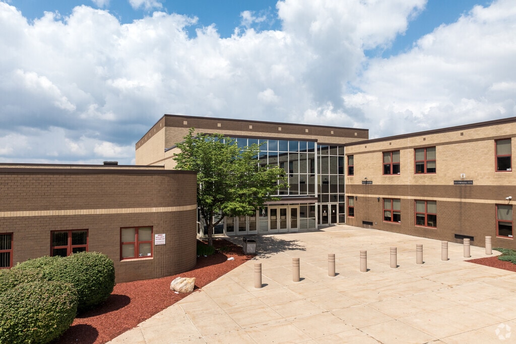 Hazleton Area High School has 3,884 students in grades 9-12 with a student-teacher ratio of 19 to 1.