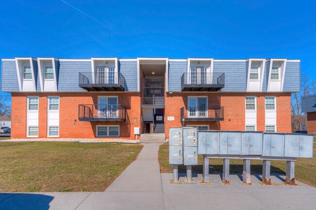 Stonegate and Carlton Scott Apartments, Blacksburg, VA 24060 - photo 6