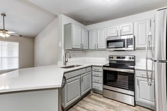 9701 Meyer Forest Dr, Houston, TX 77096