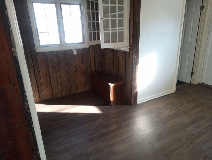 220 E Pearl St, Toledo, OH 43608 - photo 1