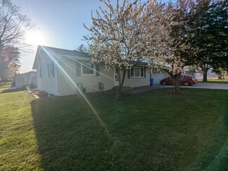 1212 Saint Paul Rd, Owatonna, MN 55060