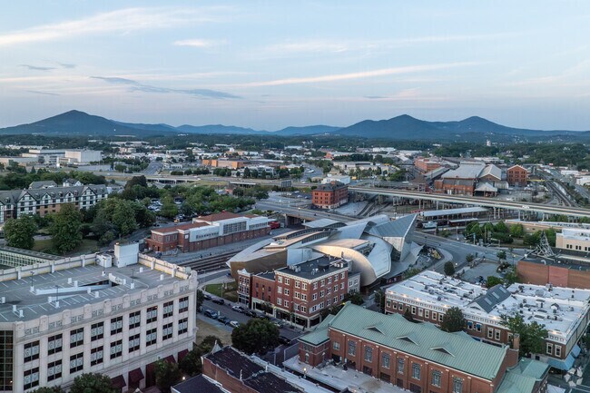 Downtown Roanoke is just a short drive from Preston Park.