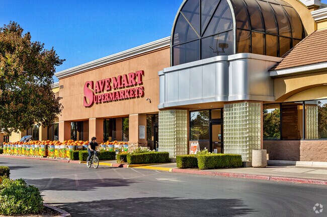 Atwater offers super markets  grocery stores for all your grocery needs.