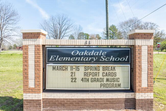 Oakdale Elementary School serves 550 students in grade k through 5.