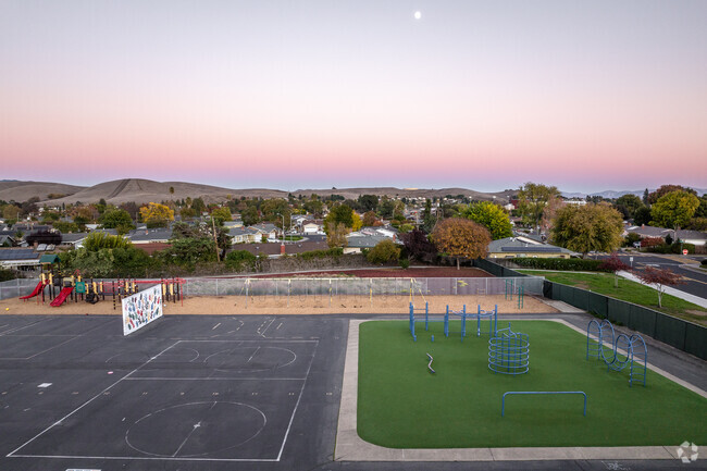 Murray Elementary School offers a space where all people can learn and thrive.