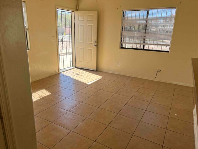 3430 N Fontana Ave unit 1, Tucson, AZ 85705 - photo 2