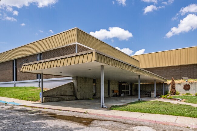 The Nevada Regional Technology Center offers vocational training for Nevada students.