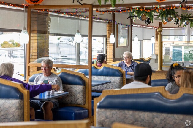 Bob & Anne’s Restaurant is one of Marquette Highlands go-to spots for breakfast and lunch.