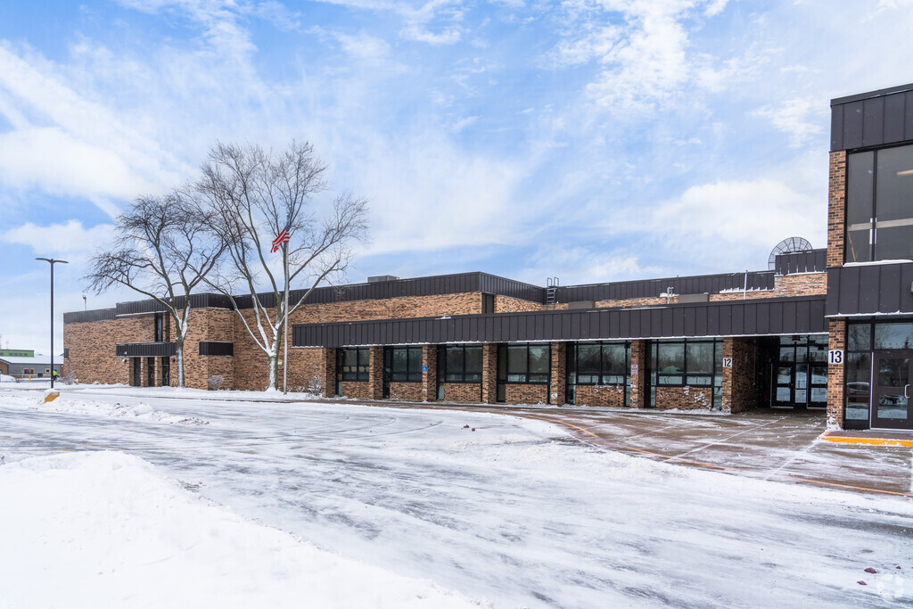 Apollo Elementary School has over 500 enrolled students in grades PK-5th.