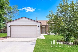 8736 W Ottawa Ave, Littleton, CO 80128