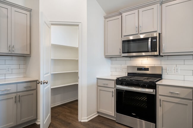 12808 NW 4th St, Yukon, OK 73099 - photo 6