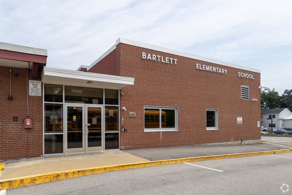 Bartlett Elementary School serves the Pindarville neighborhood.