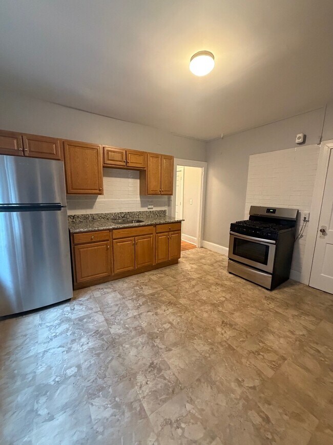 274-280 Park Rd Ct, West Hartford, CT 06119 - photo 3