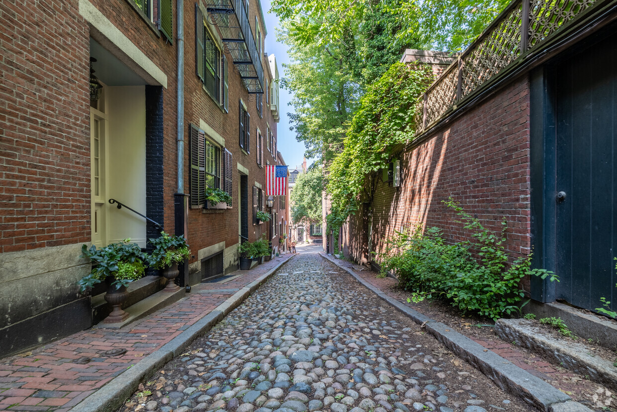 Smith Court, Beacon Hill (U.S. National Park Service)