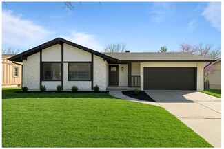 13 Glenview Dr, Saint Charles, MO 63304