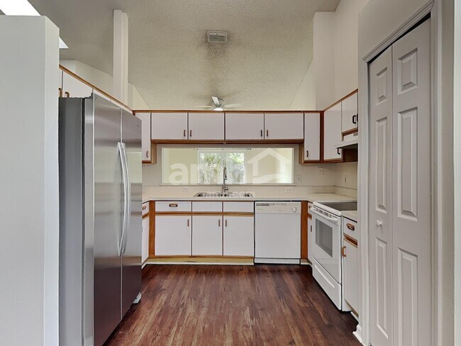 555 Whiskey Creek Ct, Ocoee, FL 34761 - photo 3