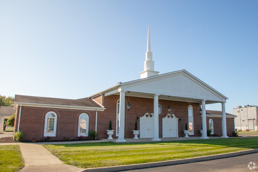 Apostolic Christian School provides private education in the neighborhood of 
Shelbyville