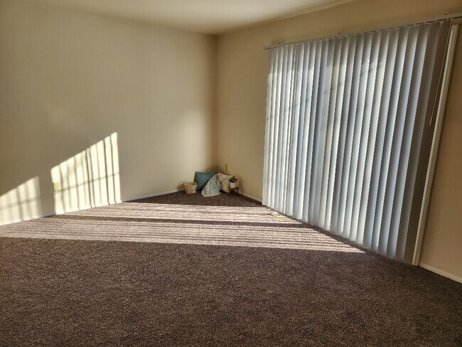 Willow Creek Apartments, Westland, MI 48185 - photo 3