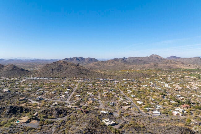 Experience the spirit of the desert in Cave Creek, a city full of charm and history.