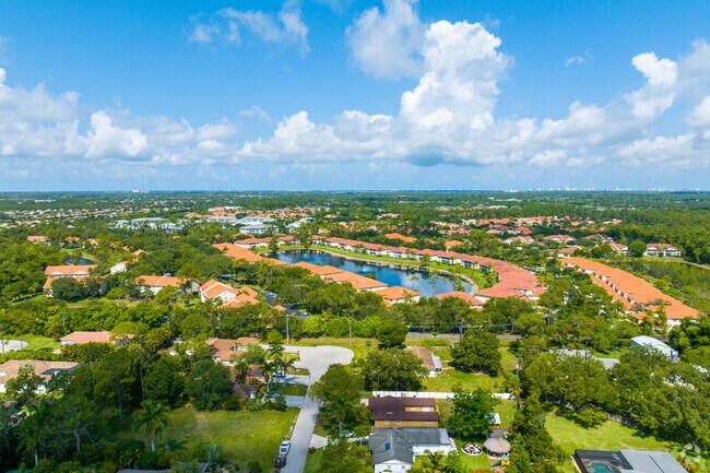 Sapphire Lakes offers seven lakes surrounded by single family homes, townhomes, & small condos.