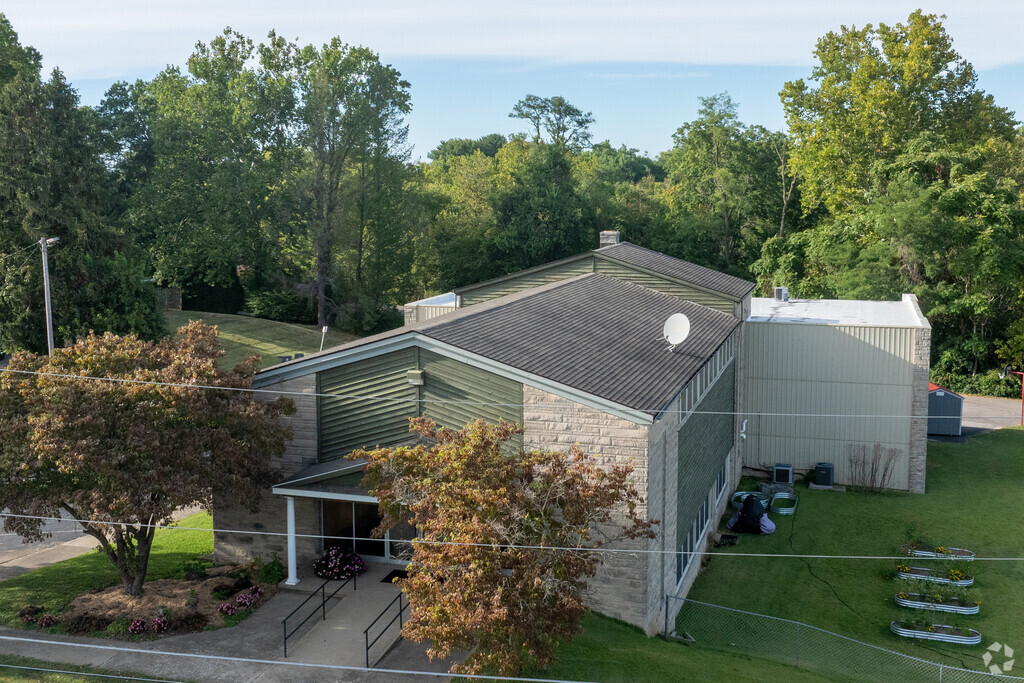 Adventist Christian Elementary School is a private, Adventist school located in Bloomington, IN.