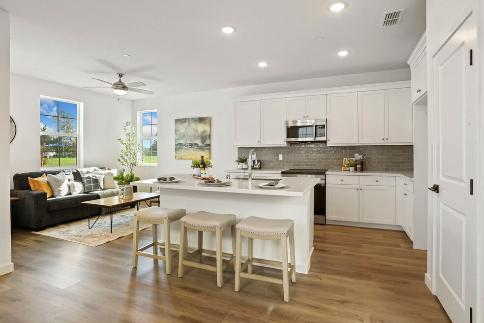 6411 Jacinto Way, Sacramento, CA 95823 - photo 1