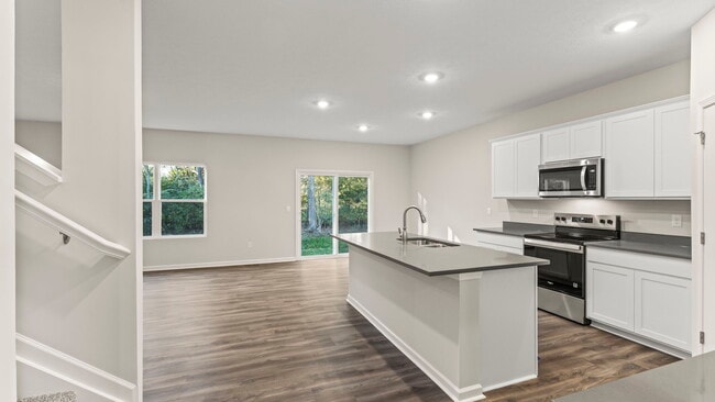 3639 Heritage Farm Ln, Amelia, OH 45102 - photo 3