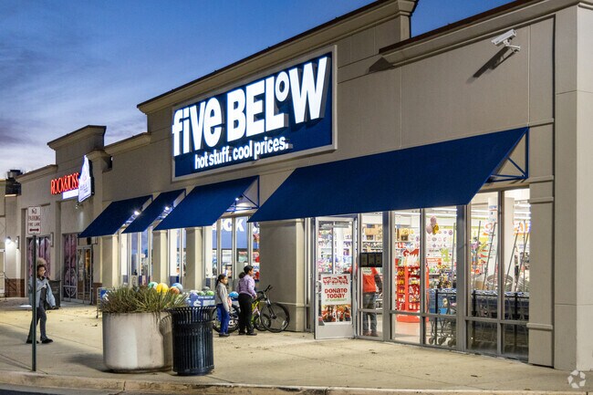 Buckingham has shopping that you can ride your bike to.