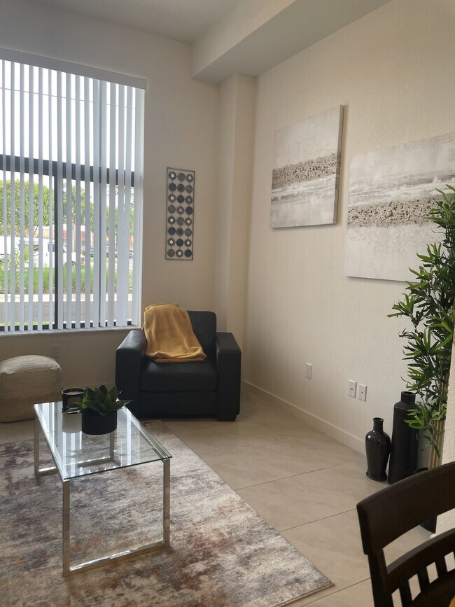 Fair Oaks, Homestead, FL 33033 - photo 2