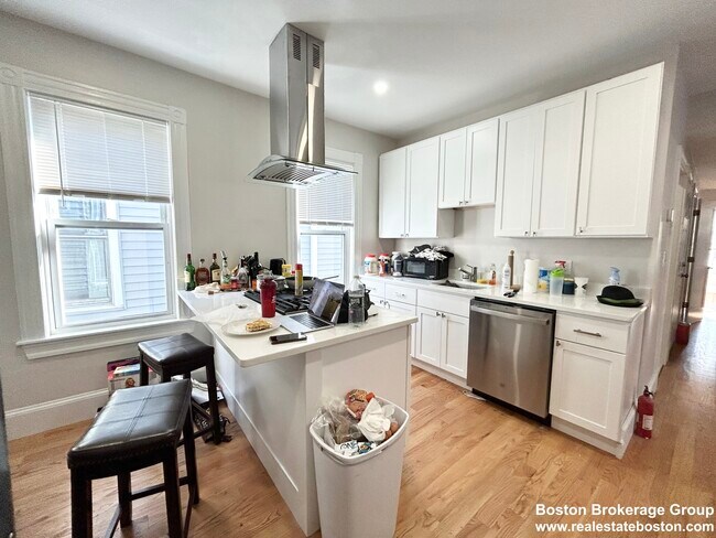 74 Marine Rd unit 3, Boston, MA 02127 - photo 3