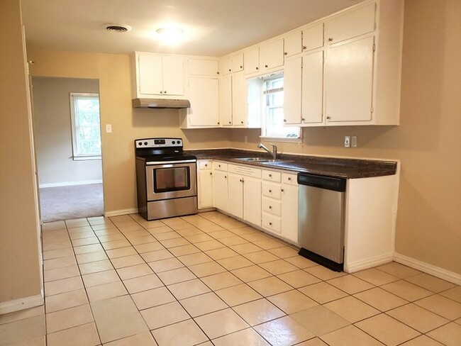 3758 Denton Hwy, North Richland Hills, TX 76117 - photo 7