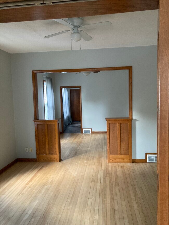 712 6th St NE unit Lower unit, Minneapolis, MN 55413 - photo 4