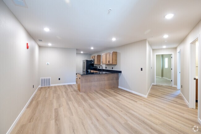 Woodland Hills Townhomes – Comfortable & Convenient Living in Sioux City!, Sioux City, IA 51104 - photo 4