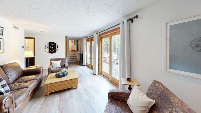 7 Mayfield Rd, Auburn, MA 01501 - photo 2