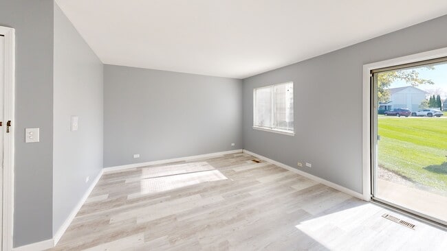 609 Hanover Ct unit X1, Schaumburg, IL 60194 - photo 3