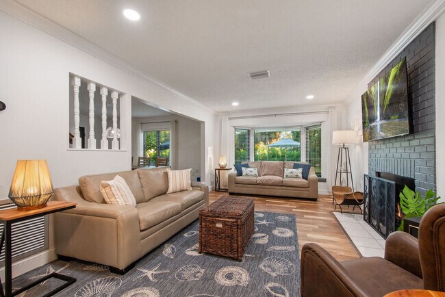 612 Montezuma Dr unit ID1284308P, Bradenton, FL 34209 - photo 5