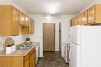 1515 14th Ave E Unit 14, West Fargo, ND 58078