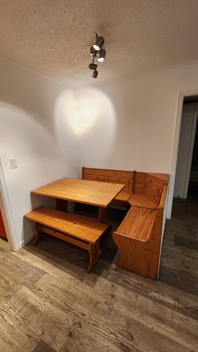 4003 Garfield St unit Upstairs, Anchorage, AK 99503 - photo 5