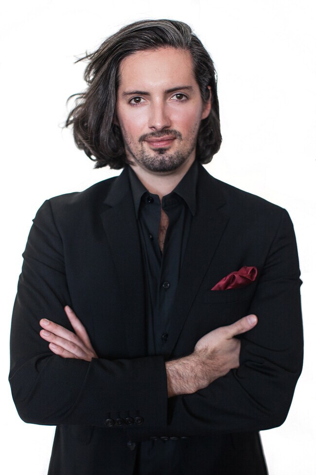 Agent Photo
