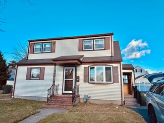 3 Seymour Ave, Edison, NJ 08817